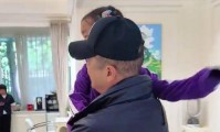 李亚鹏与前妻海哈金喜一起陪女儿烫头发，互动温馨有爱；海哈金喜曾回应“复婚”传闻：我们都是孩子的父母，不会不联系和尴尬