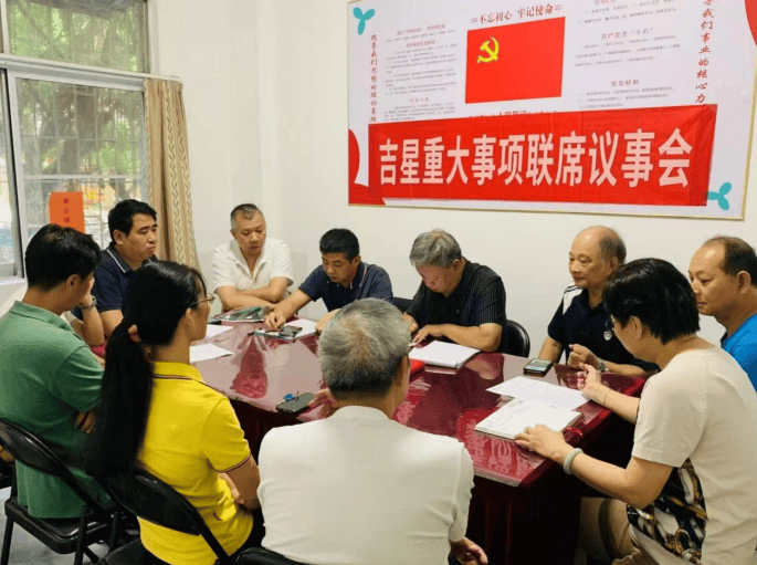 物业费6毛收不上，涨价后几乎收满！深圳一30多年老小区，改变如何发生？
